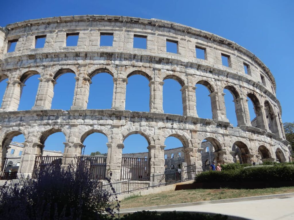 Coliseu de Pula