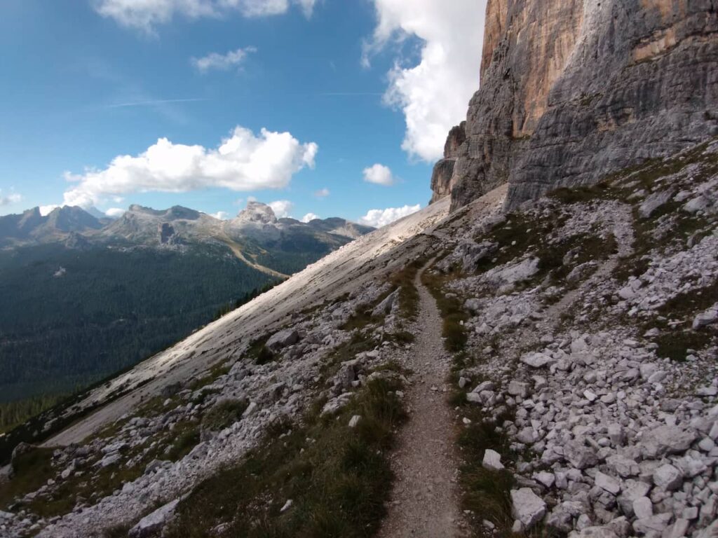 Very steep part of the trail to the col de bois - Alta via 1