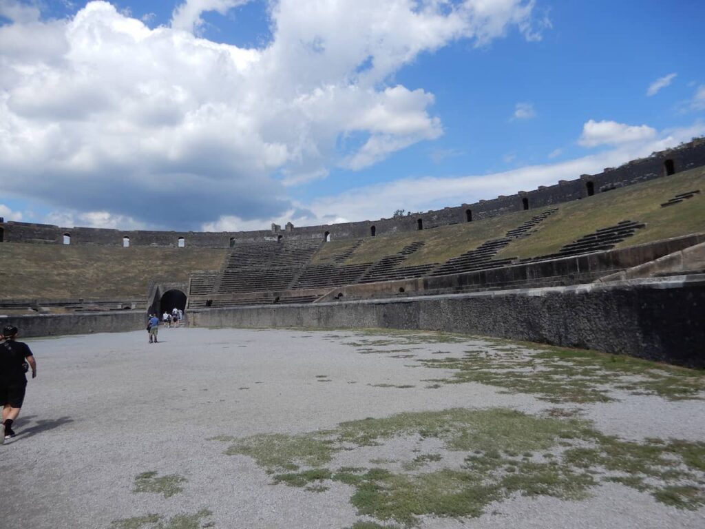 Dentro do anfiteatro de Pompeia