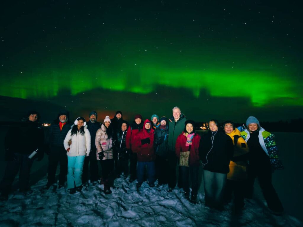 Time de caçadores da Aurora Boreal