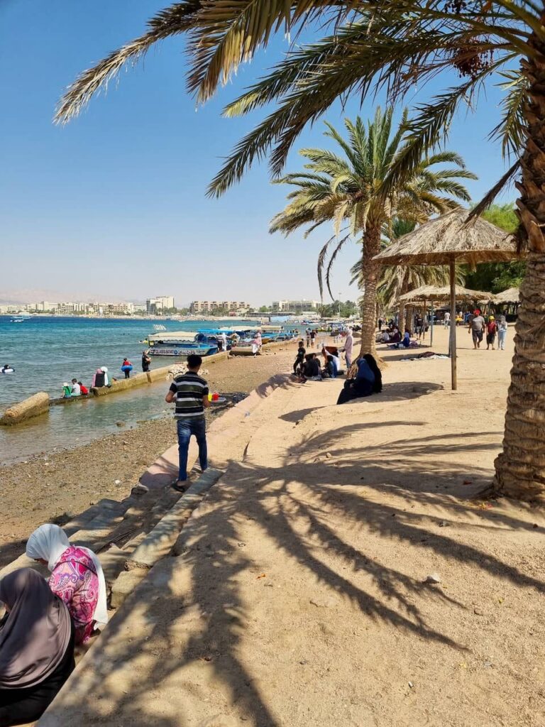 Praia no centro da cidade de Aqaba