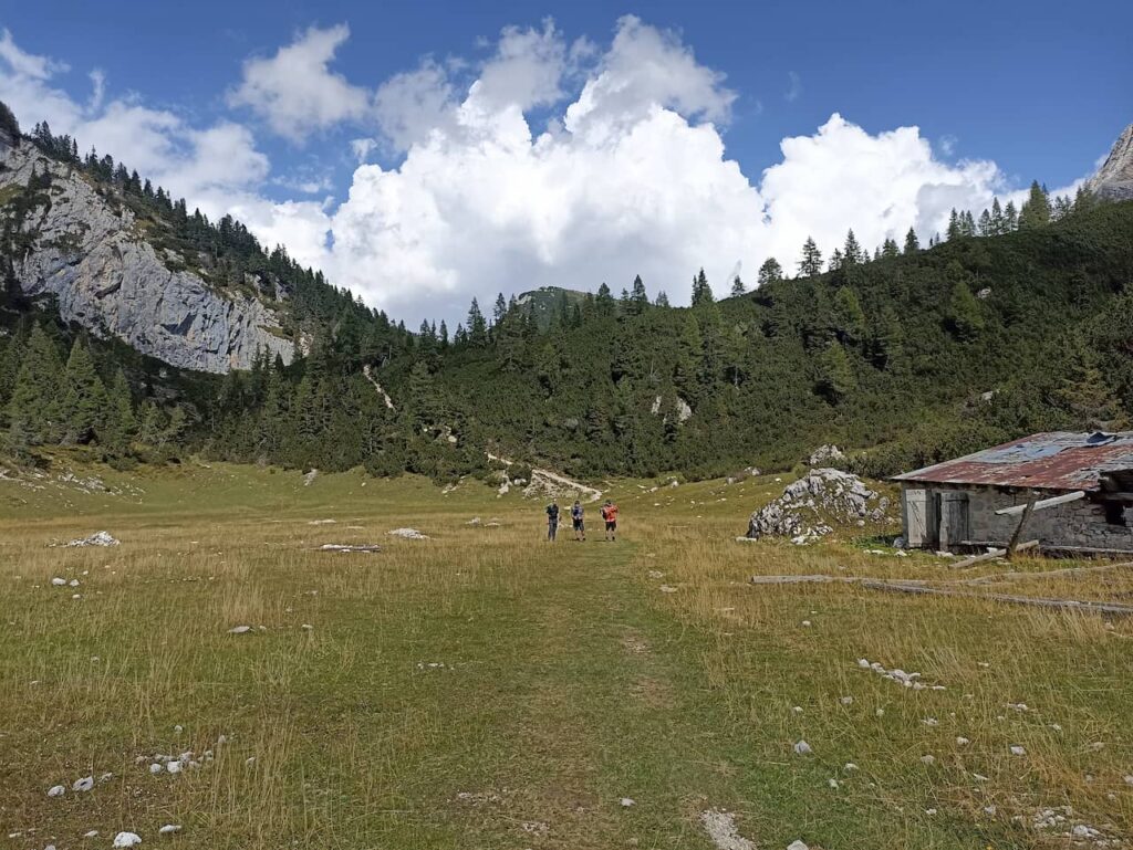 Path to the Vazoller refuge