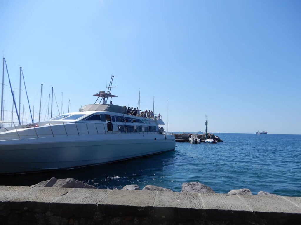 Barco no Porto de Trieste