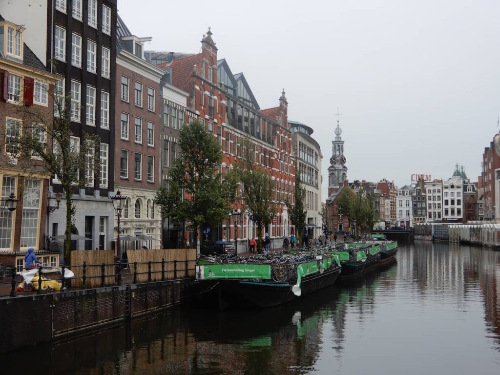 Canal em Amsterdã