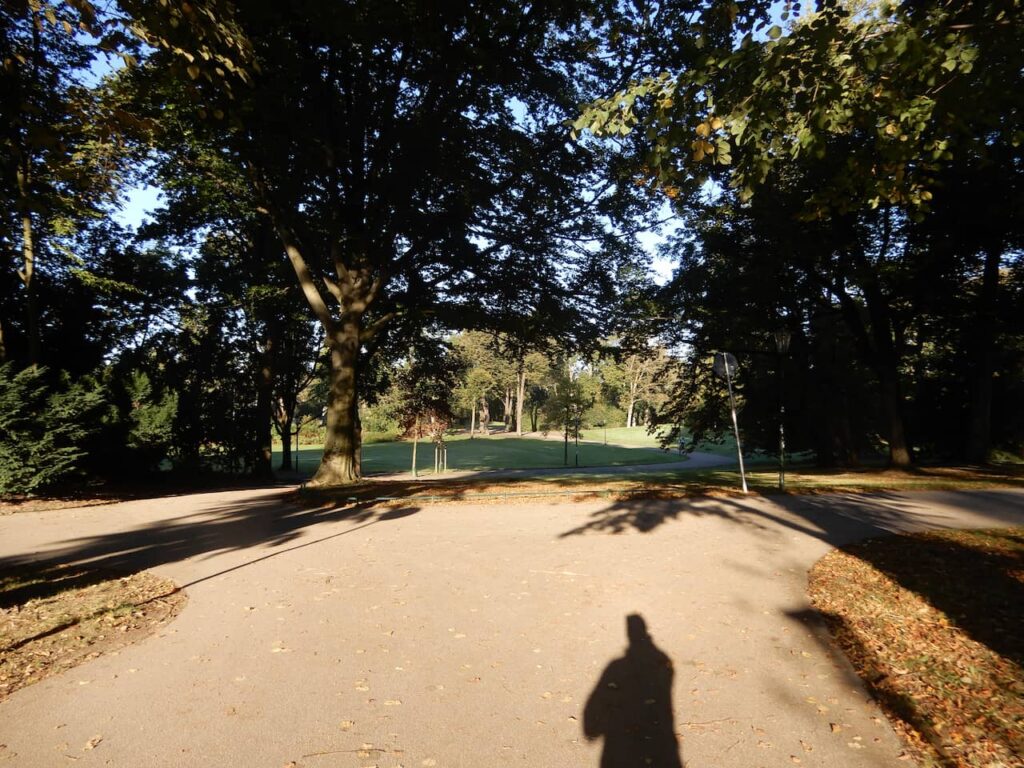 Parque Hofgarten no centro de dusseldorf