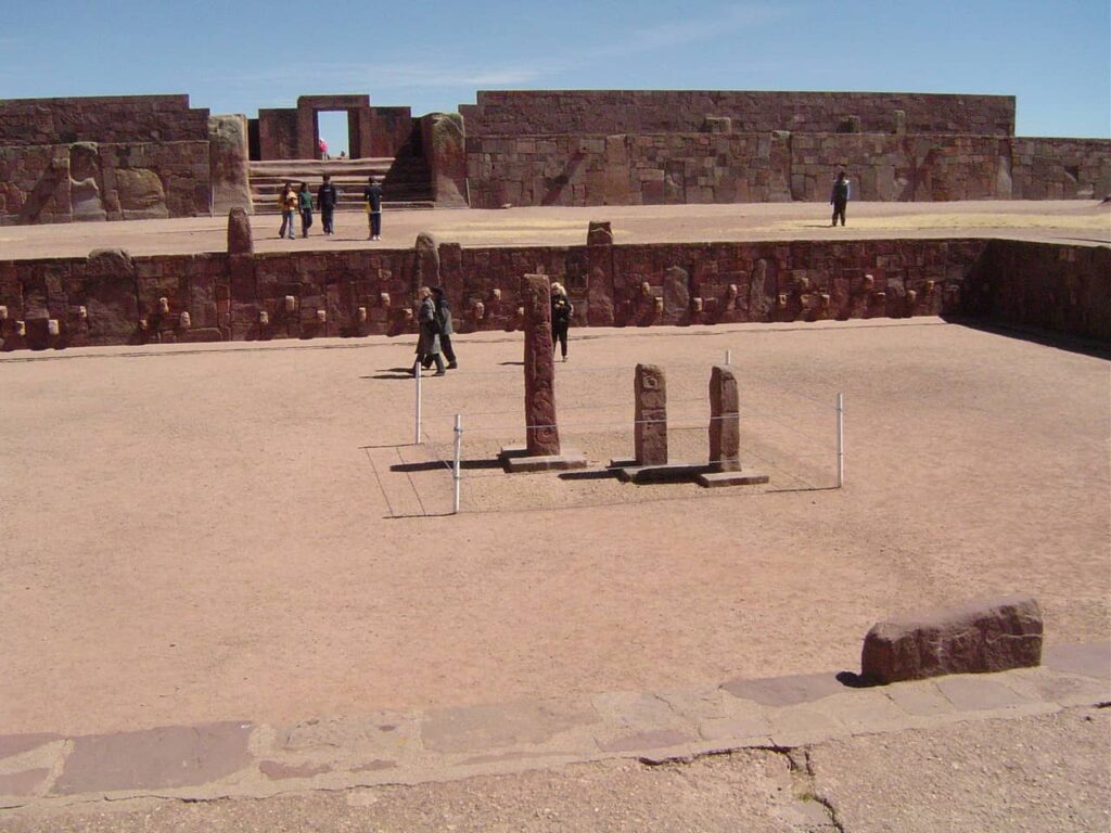 Praça central de Tiwanaku