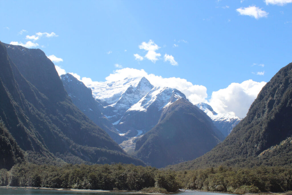 Vista das montanhas geladas