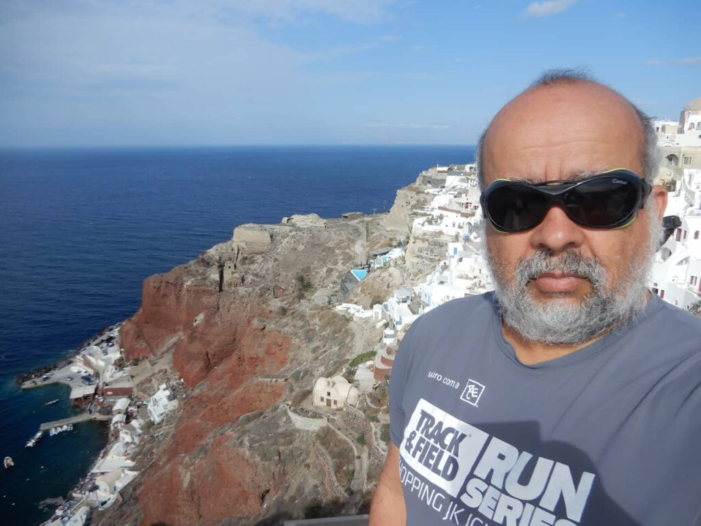 Cliff in Oia