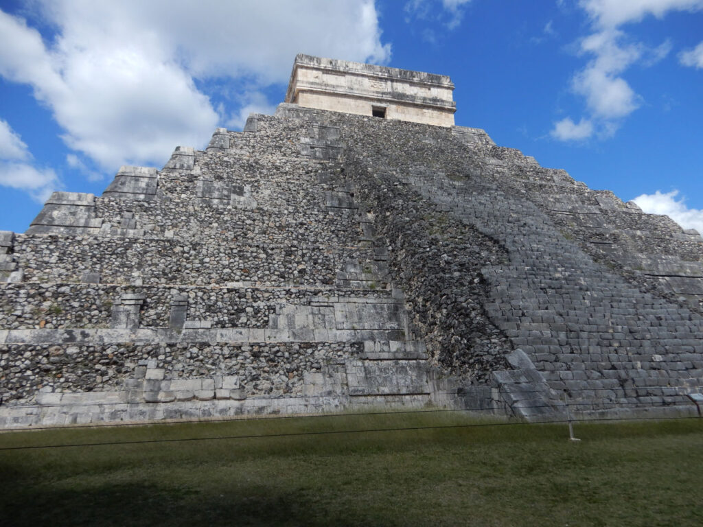 Chichen Itza - 7 wonders of the world - Palacio El Castilho