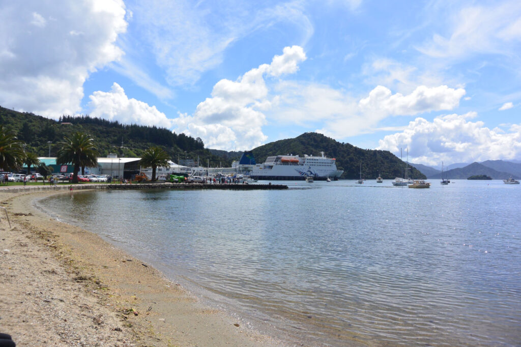 Praia da cidade de Picton - Nova Zelândia