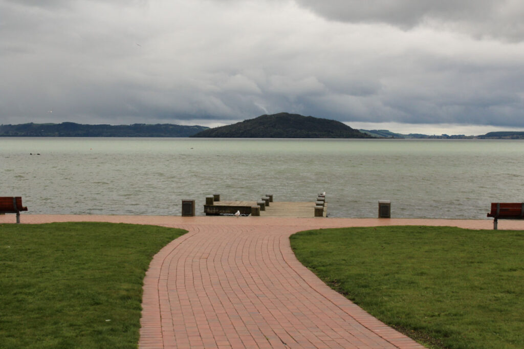 Lake Rotoura - New Zealand