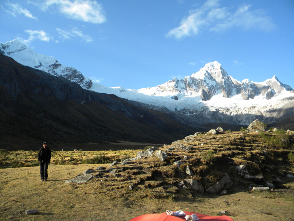 Vista das Montanhas do acampamento Taullipampa