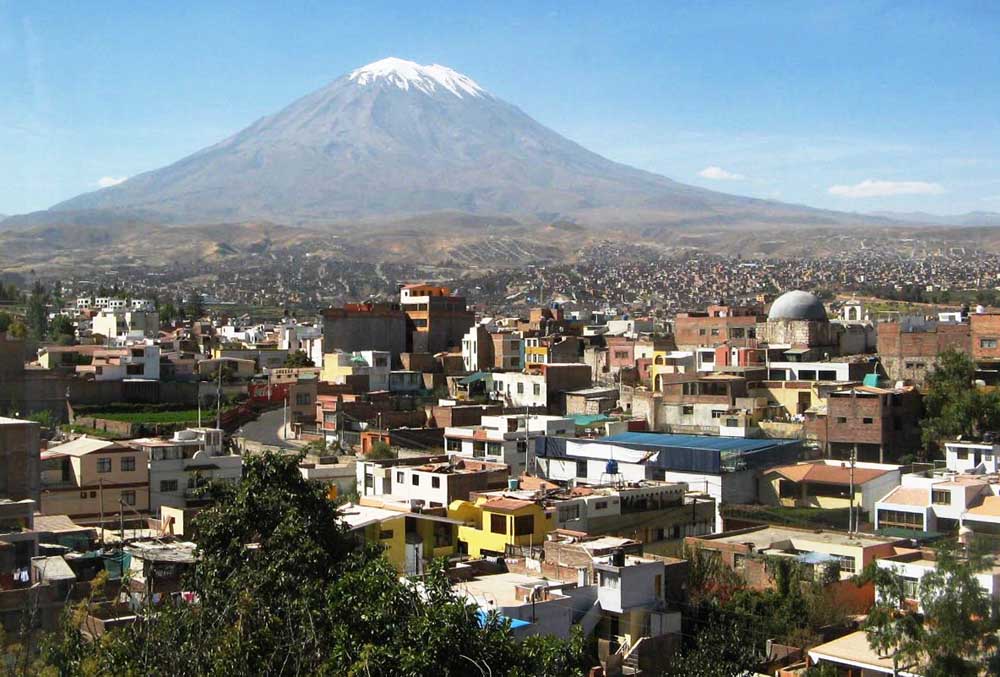 Vulcão Misti visto de Arequipa