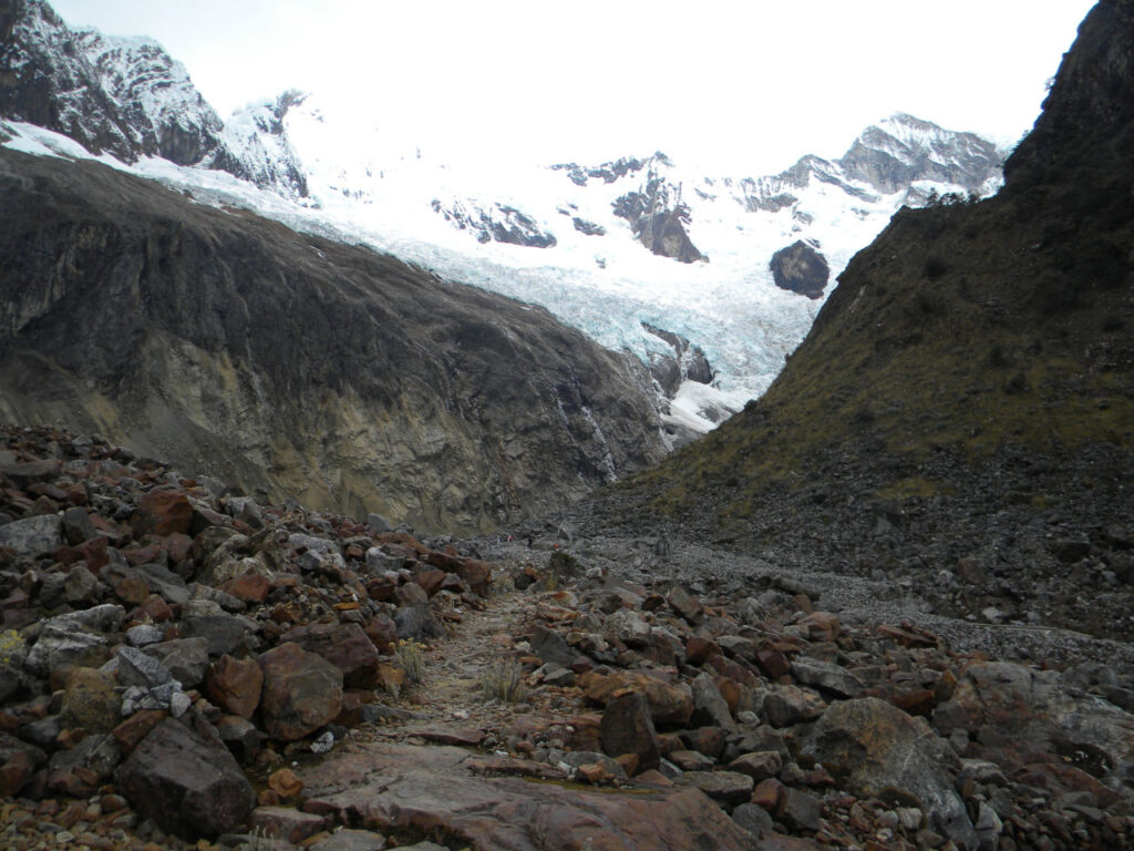 trail to Alpamayo - Cordillera Blanca