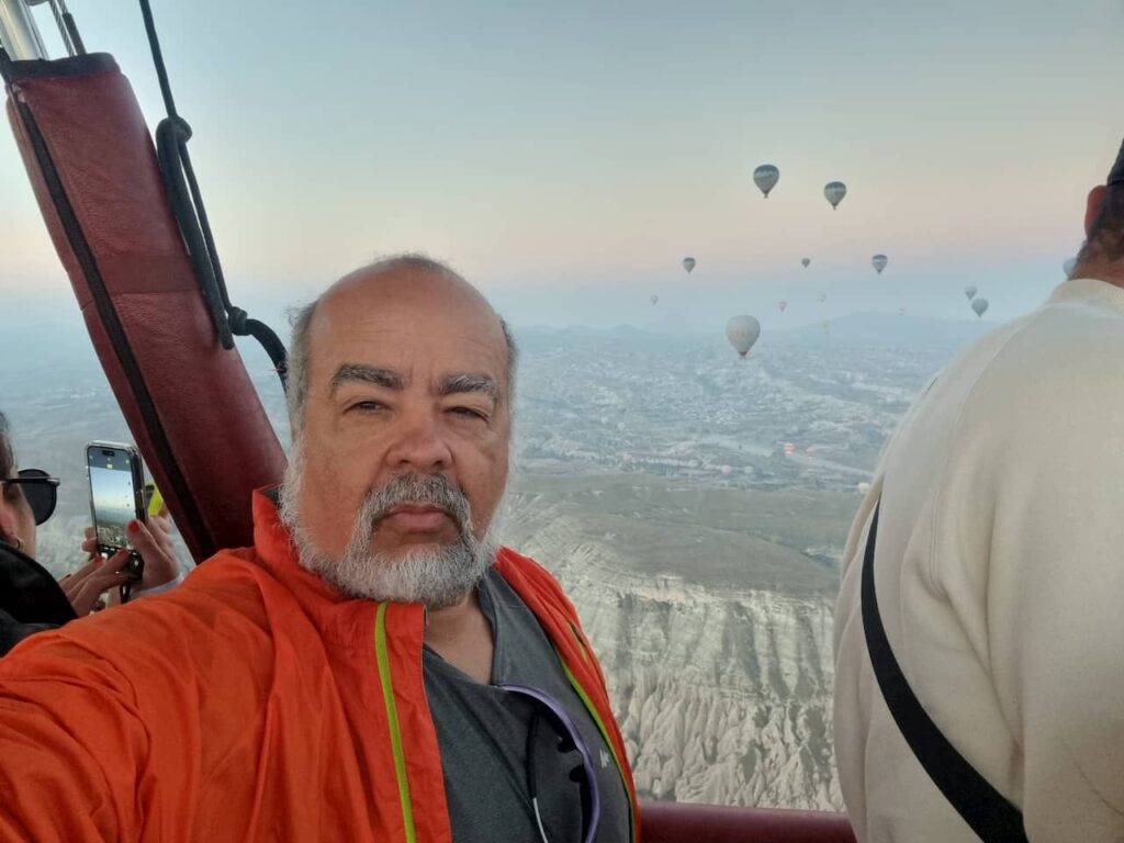 Eu durante o voo de balão na Capadócia