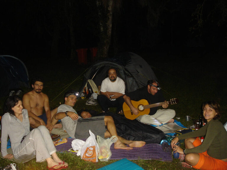 ferias_noite_camping.jpg