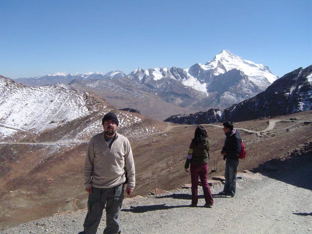 Montanha Illimani ao fundo