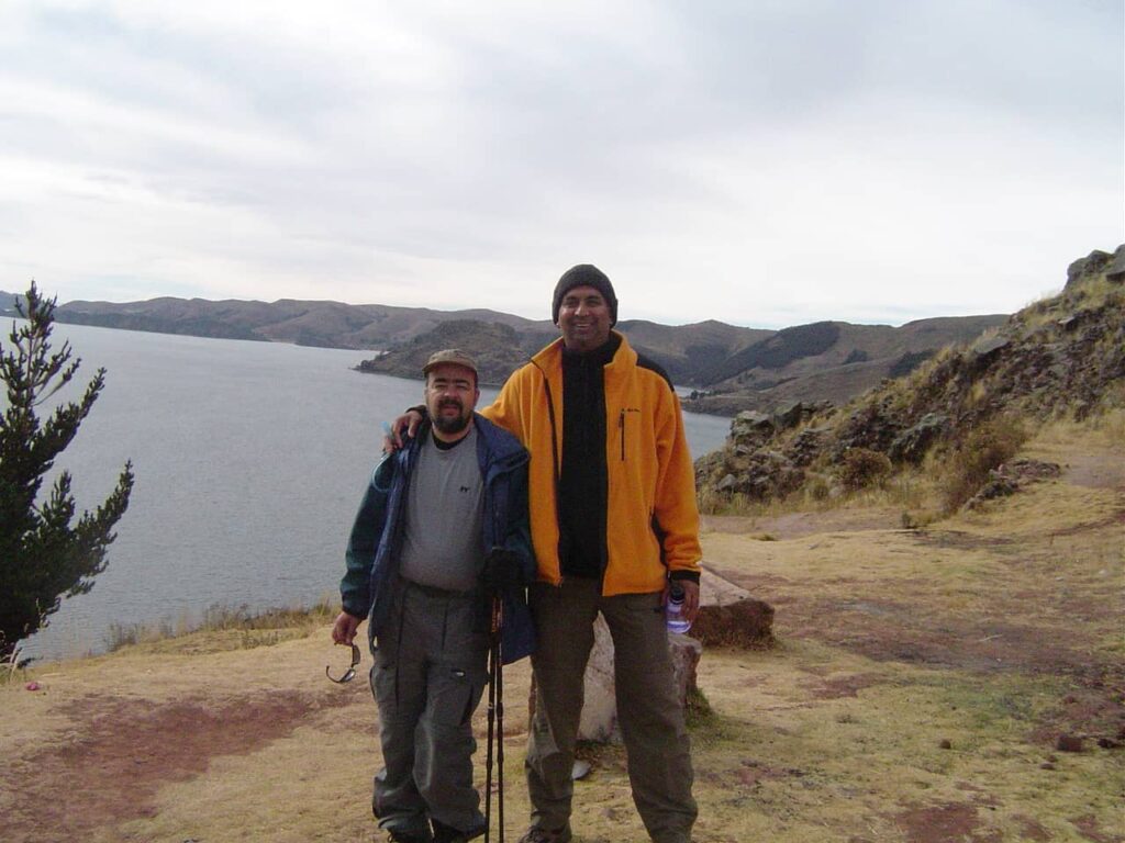 Eu e Ranji no lago Titicaca