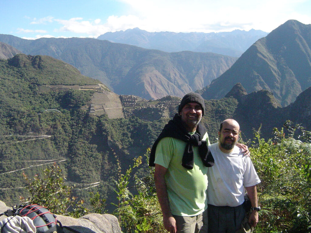 Ranji e eu com Machu Picchu atrás