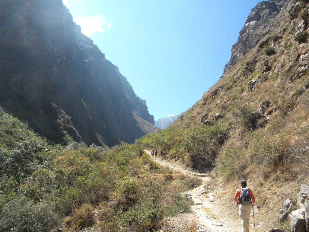 Santa Cruz Llanganuco Trail