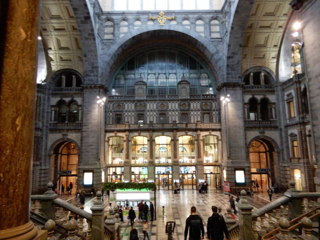 Dentro da estação de antuerpia - Bélgica