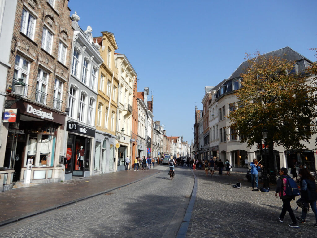 Rua no centro de Bruges