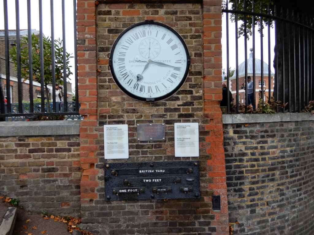 Greenwich time markers