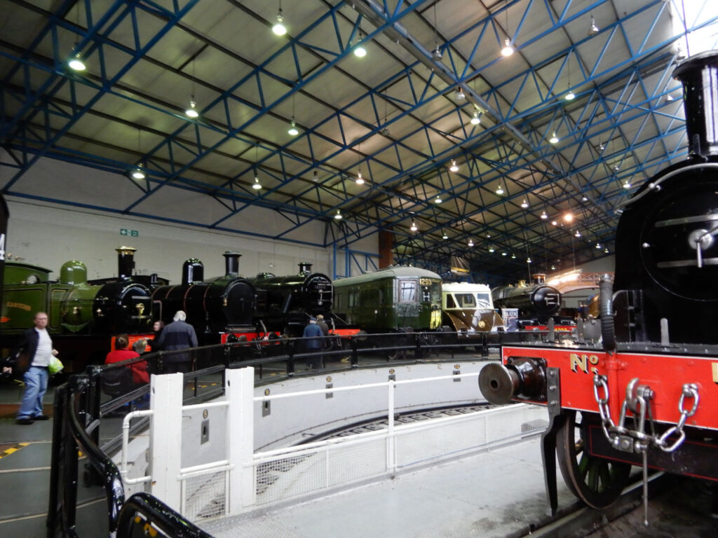 Locomotivas antigas no Museu Ferroviário Nacional