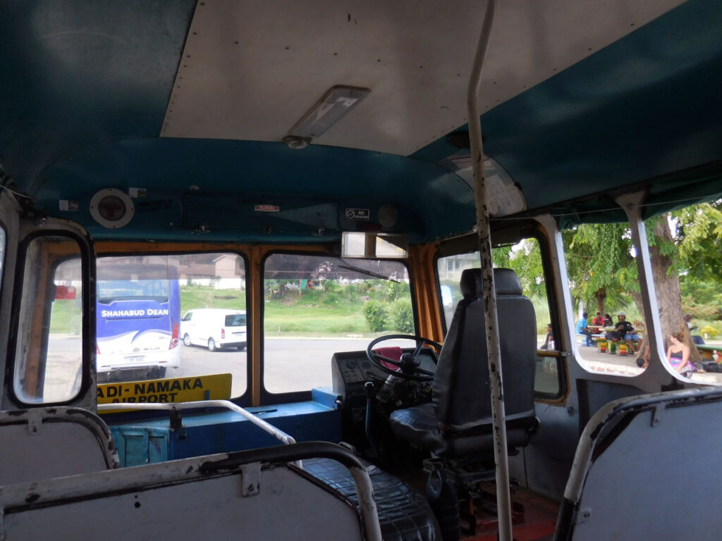 Dentro do Ônibus de Nadi