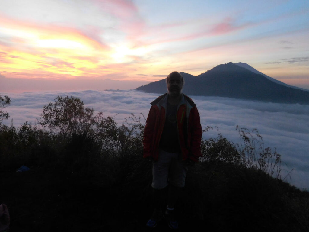 Nascer do sol no monte Batur - Indonésia