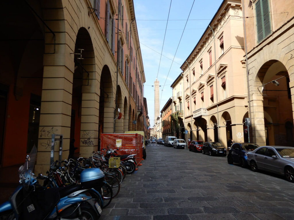 Rua Santa Maggiore em Bolonha