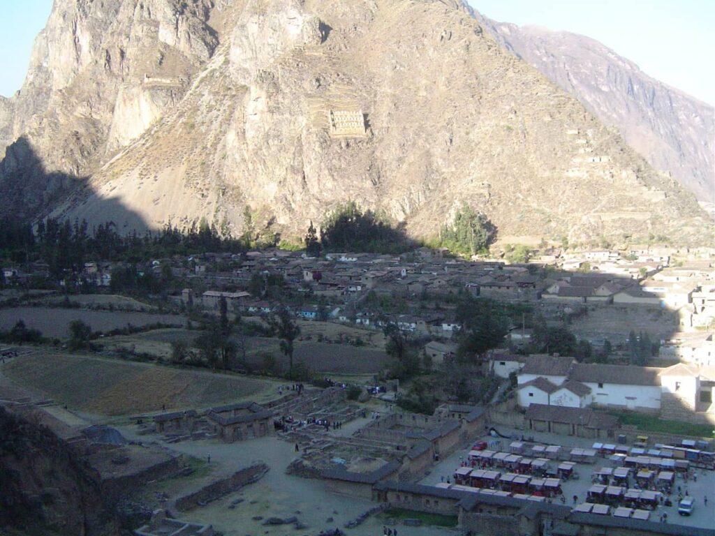 Pinkuylluna archaeological site on the mountain