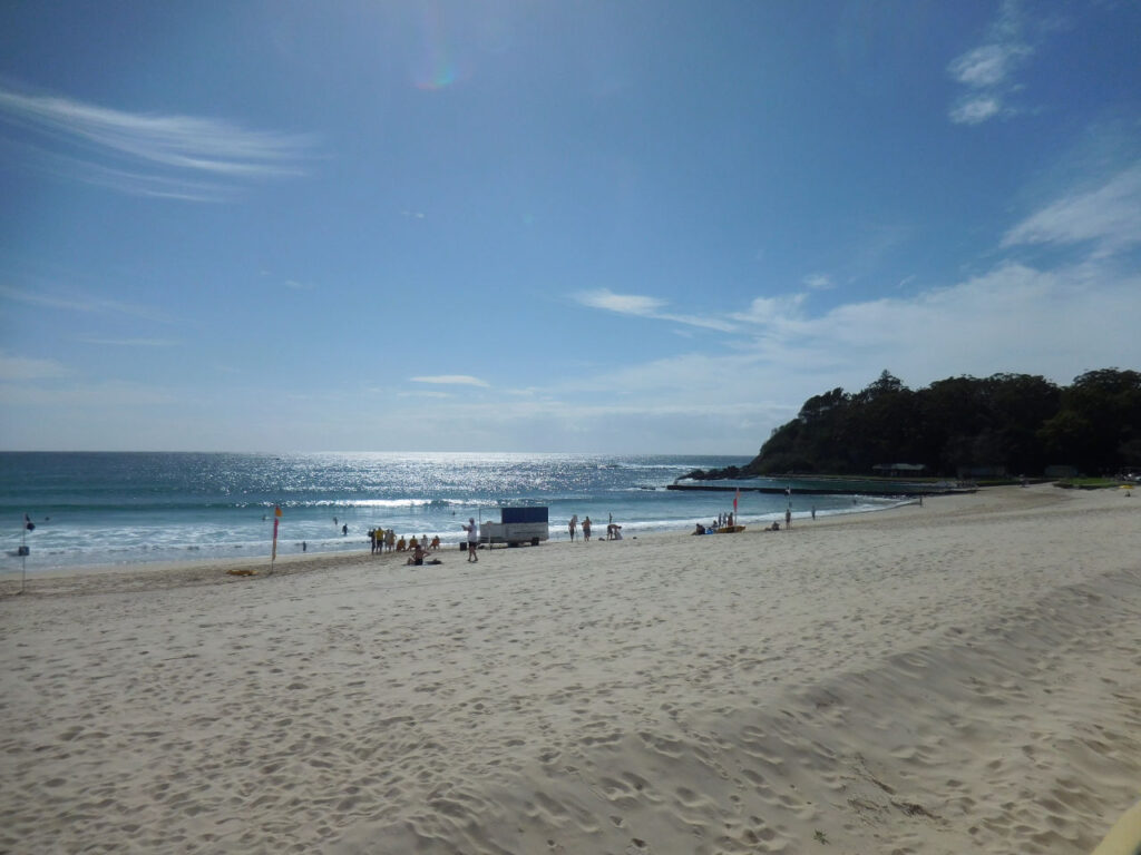 Vista do mar na praia central de Foster.