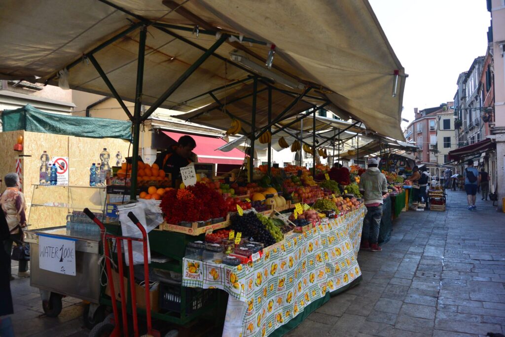 open air market in venice