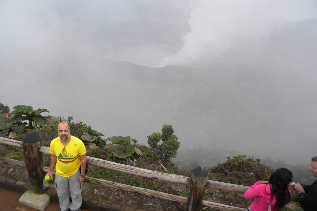 Poas crater