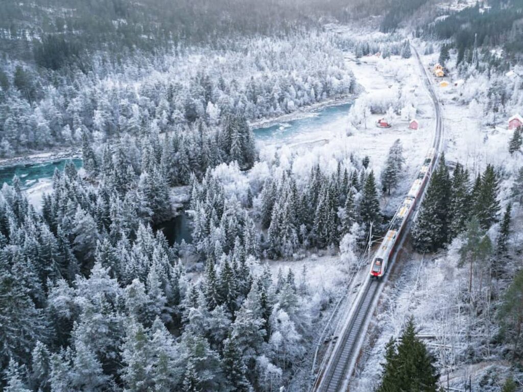 train-oslo-bergen-norway