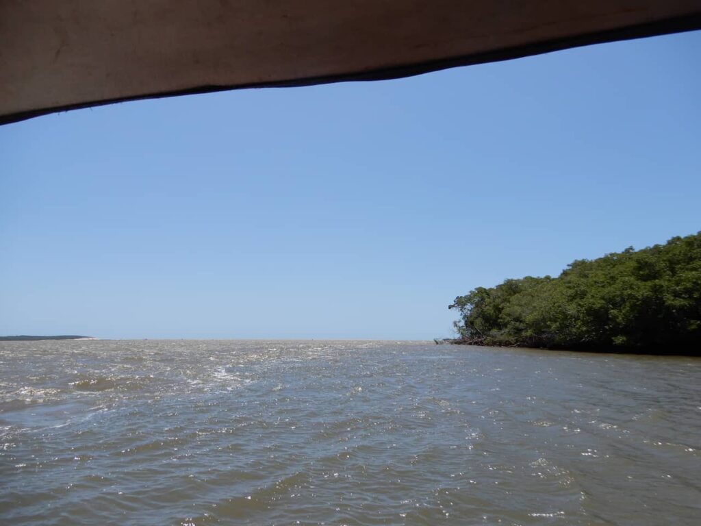Encontro das aguas mar e do rio Parnaíba