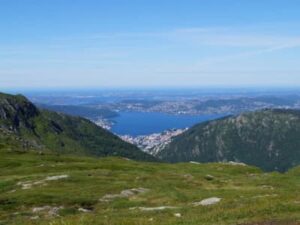 Trilha no monte Uriken